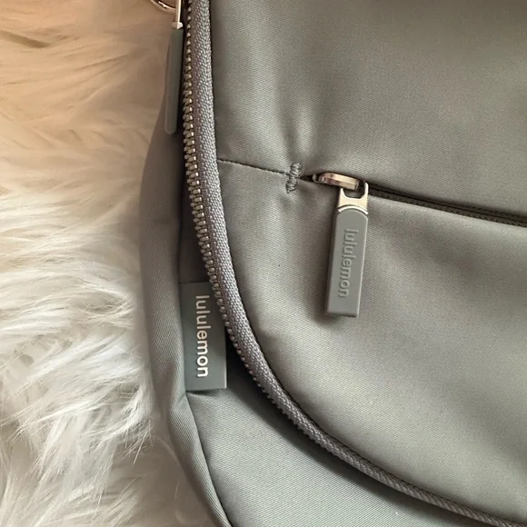 EUC/Like new Lululemon athletica Silver/Gray Crossbody Bag - Picture 6 of 14